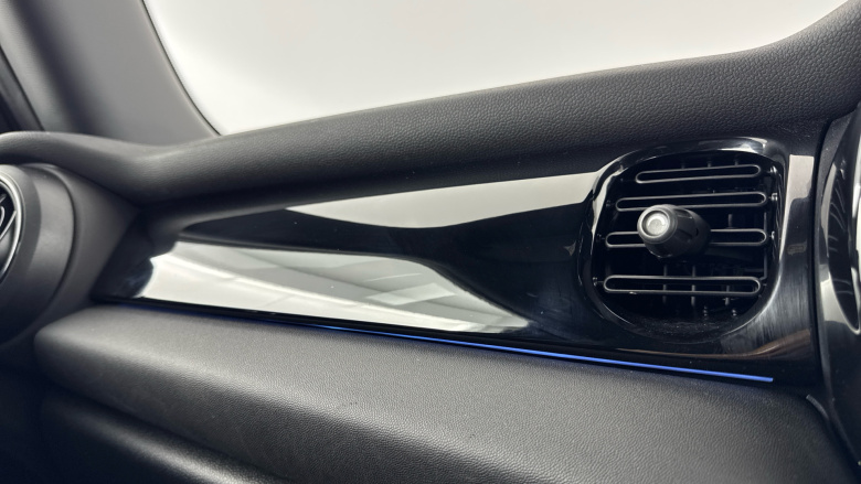 MINI Hatchback 2.0 Cooper S Sport 3dr Auto [Nav Pack] Petrol Hatchback